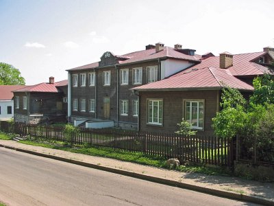 Новогрудок, монастырь назаретянок: жилой корпус (дерев.) Новогрудок, монастырь назаретянок: жилой корпус (дерев.)