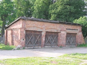 Ободовцы, усадьба: гараж (?) Ободовцы, усадьба: гараж (?)