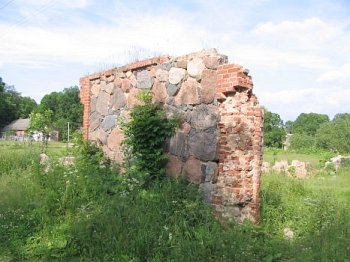 Ободовцы, усадьба: хозпостройка (руины) Ободовцы, усадьба: хозпостройка (руины)