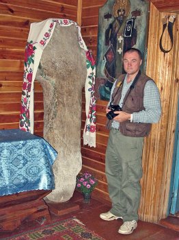 Туров, церковь: каменный крест Туров, церковь: каменный крест