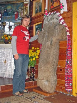 Туров, церковь: каменный крест Туров, церковь: каменный крест